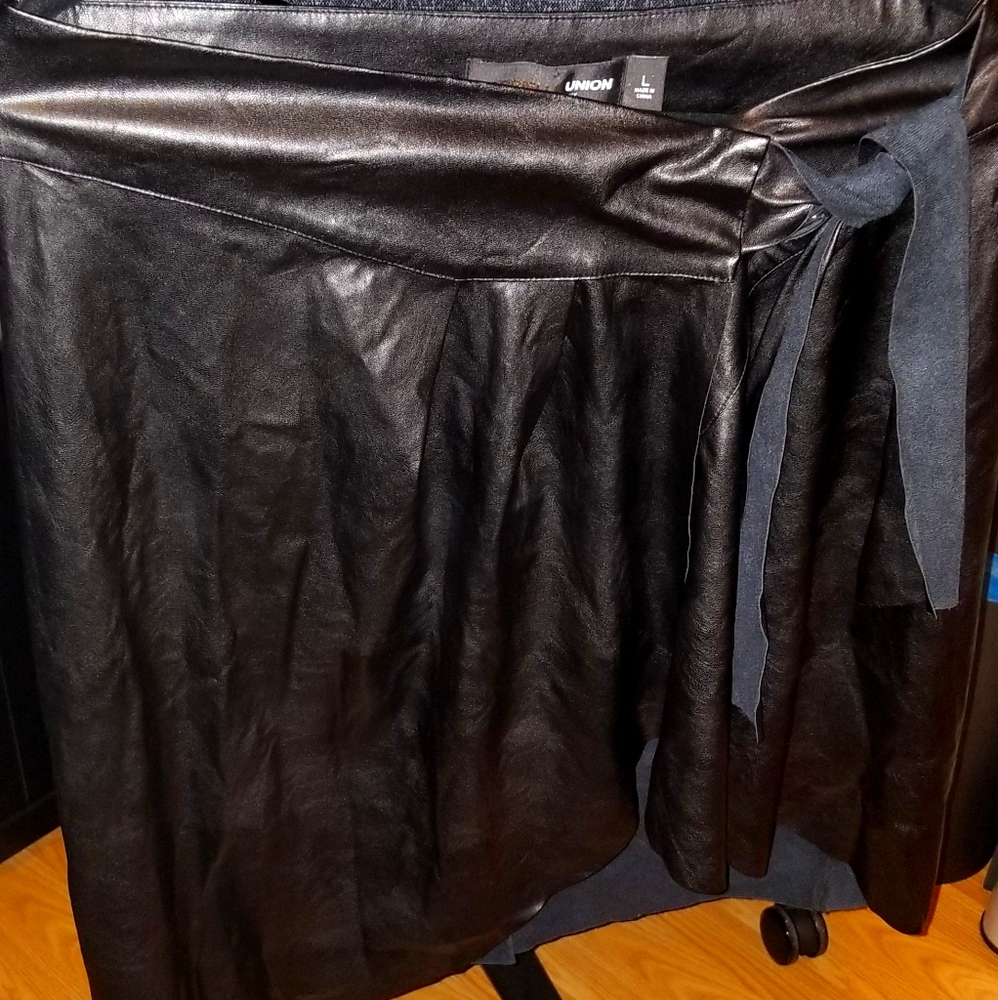 Black pleather skirt